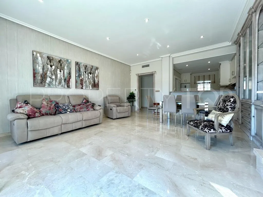 Apartamento en venta con 3 dormitorios en Villamartin