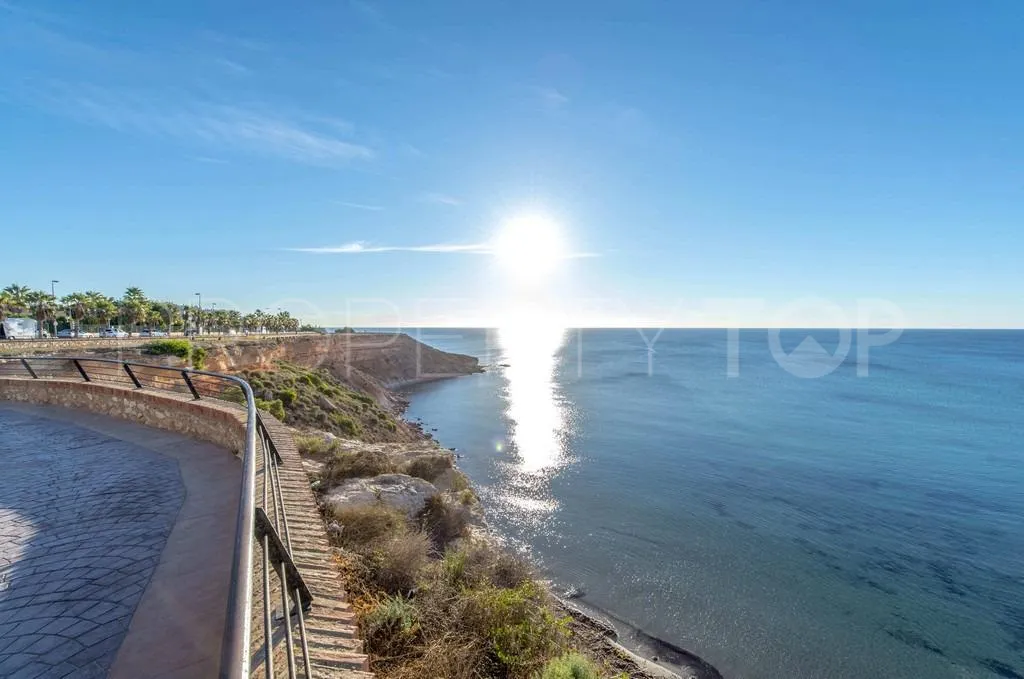 Apartamento en venta con 3 dormitorios en Villamartin