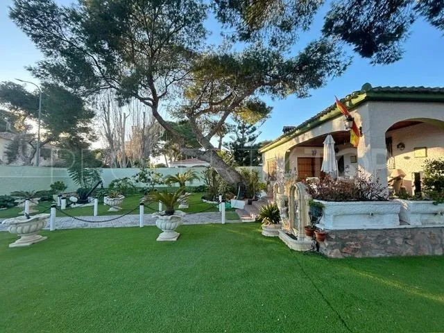 Buy Villamartin 3 bedrooms villa