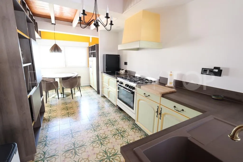 Comprar villa en Rioja de 4 dormitorios
