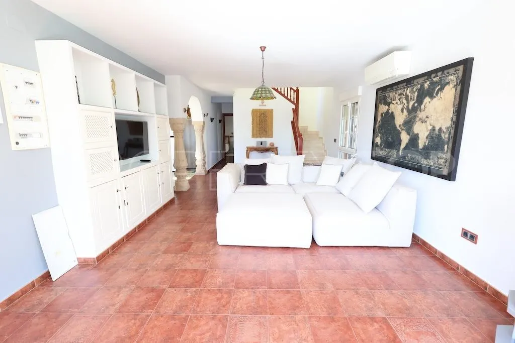 Comprar villa en Rioja de 4 dormitorios