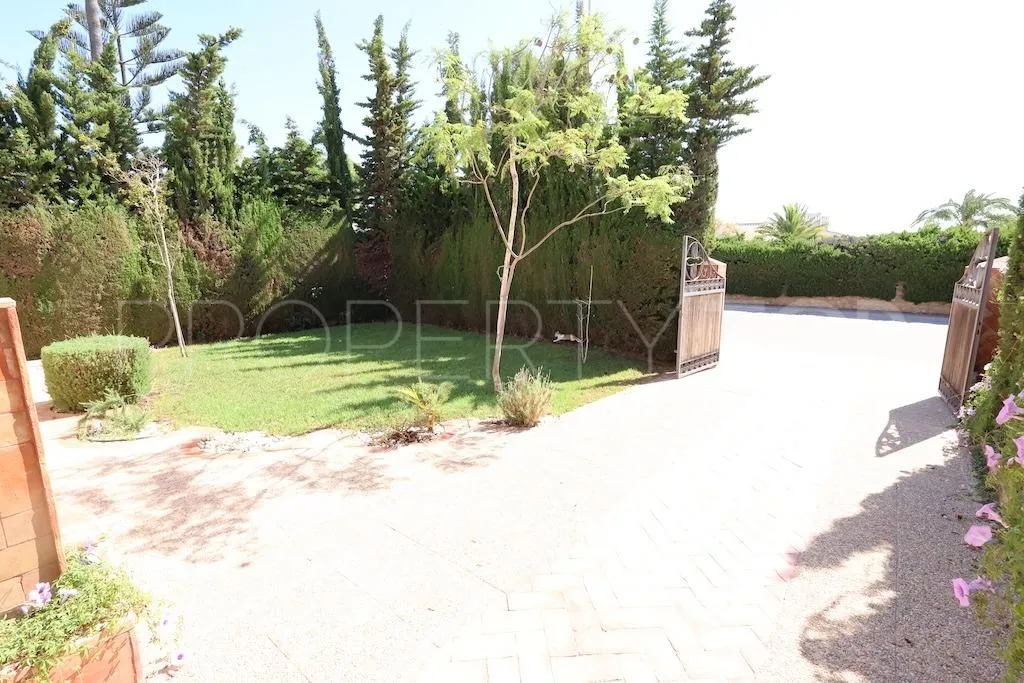 Comprar villa en Rioja de 4 dormitorios