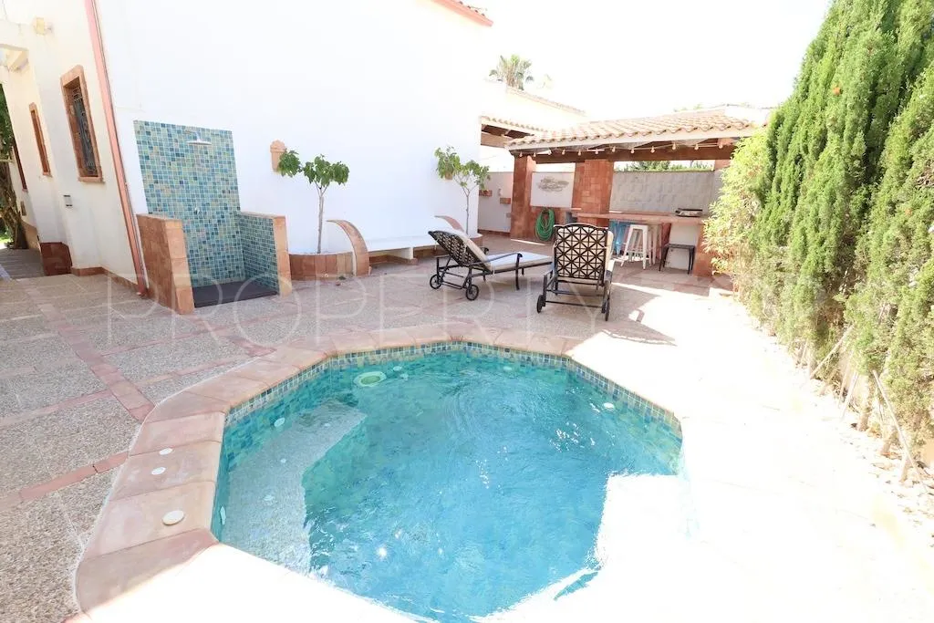 Comprar villa en Rioja de 4 dormitorios