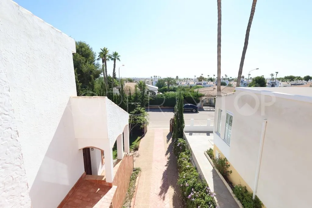 Comprar villa en Rioja de 4 dormitorios