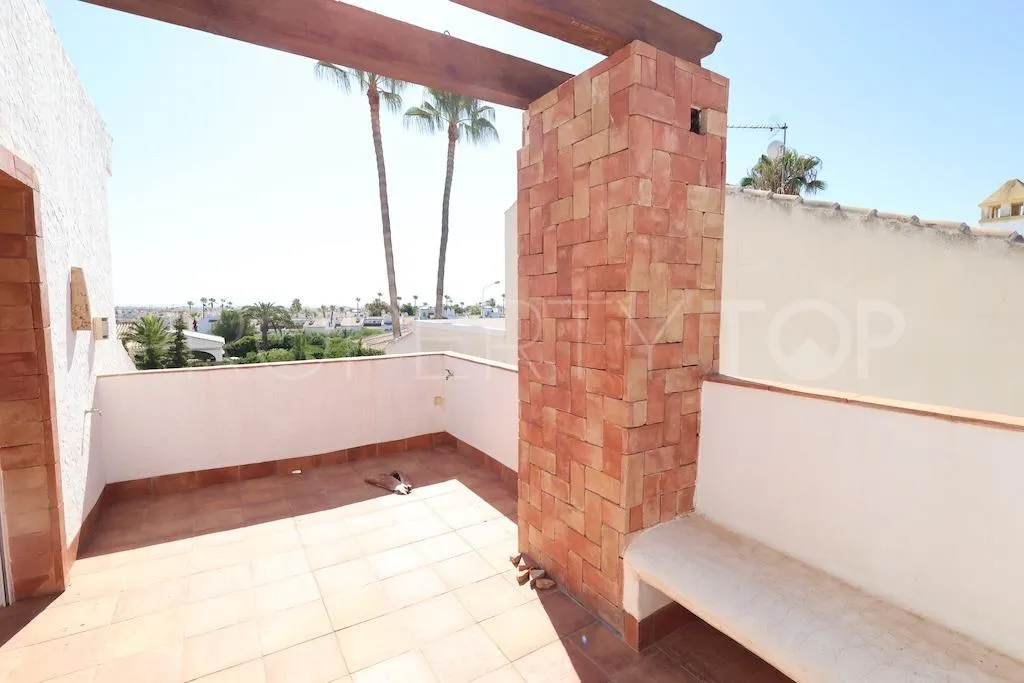 Comprar villa en Rioja de 4 dormitorios