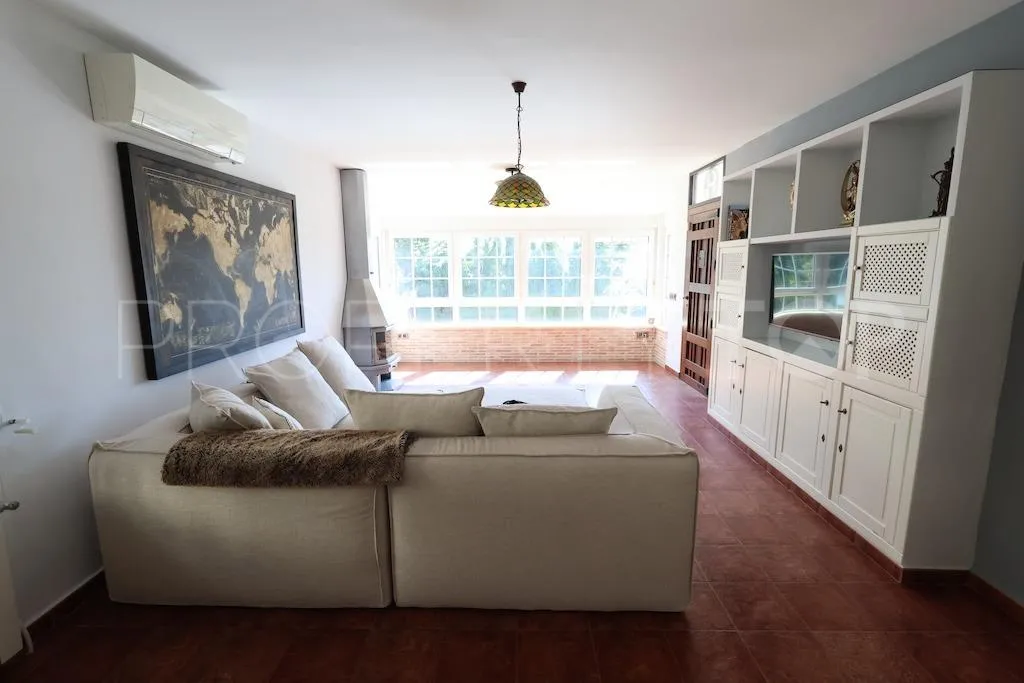 Comprar villa en Rioja de 4 dormitorios