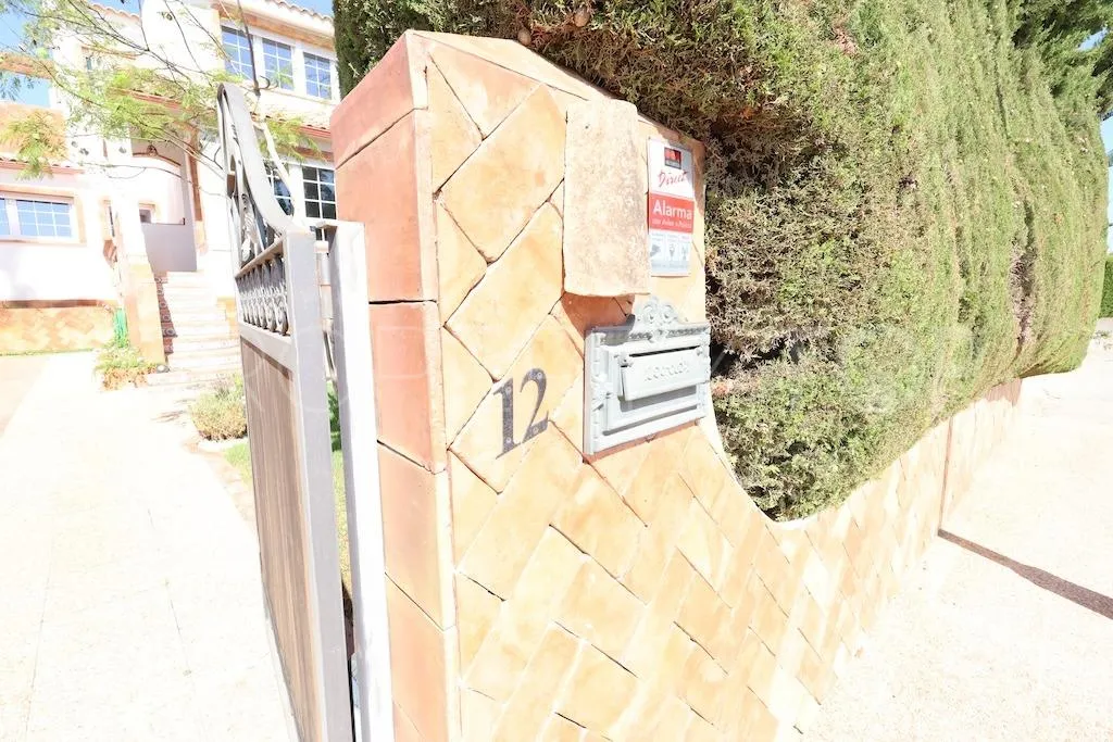 Comprar villa en Rioja de 4 dormitorios
