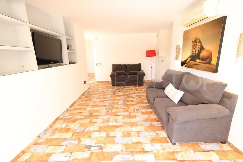 Comprar villa en Rioja de 4 dormitorios