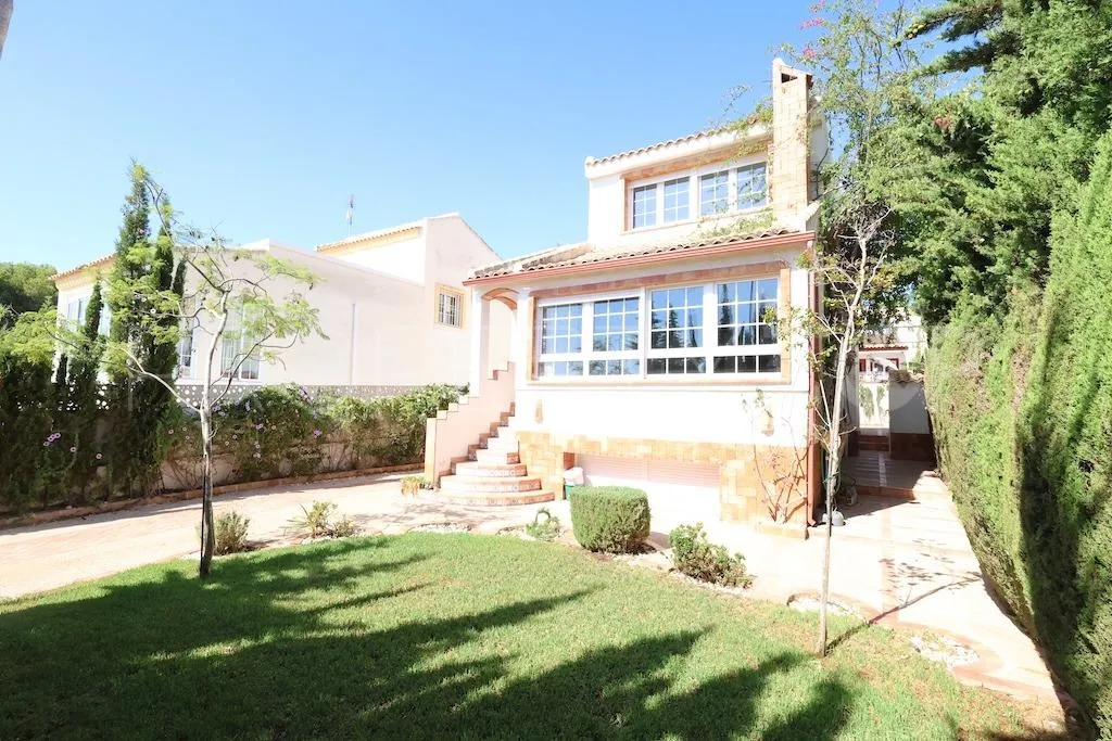 Comprar villa en Rioja de 4 dormitorios