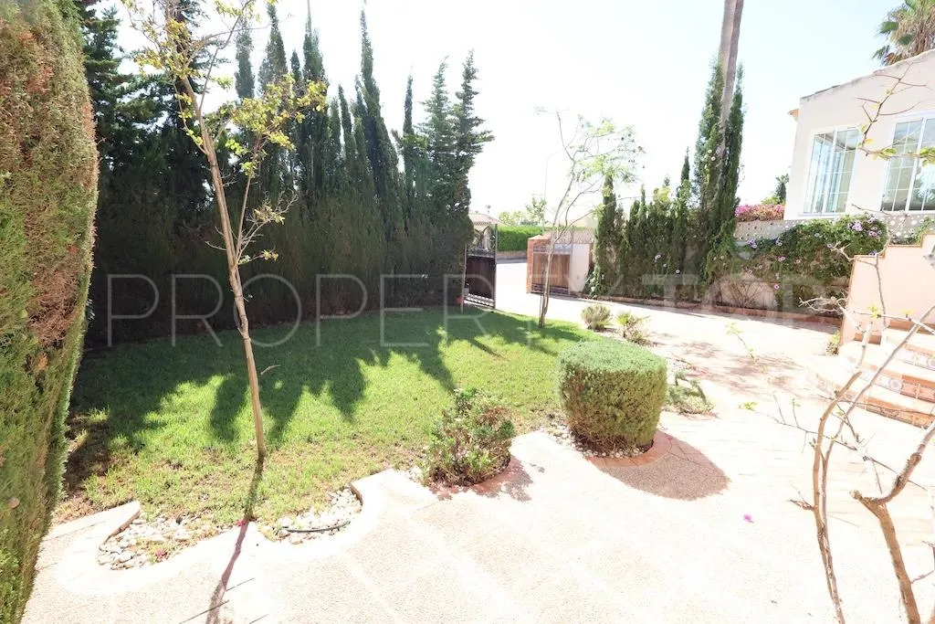 Comprar villa en Rioja de 4 dormitorios