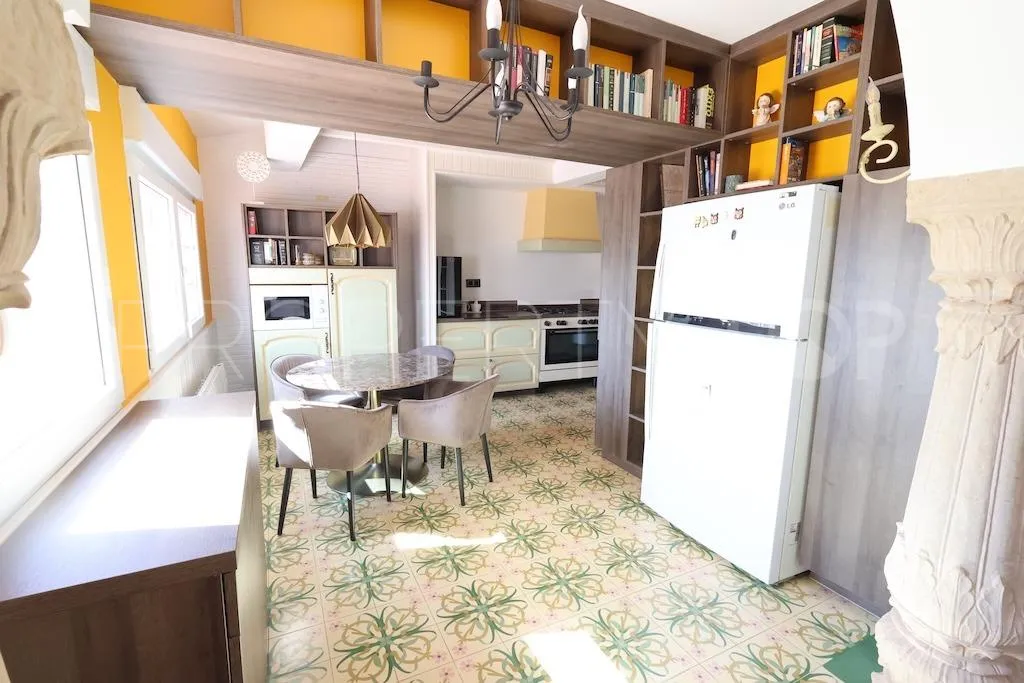 Comprar villa en Rioja de 4 dormitorios