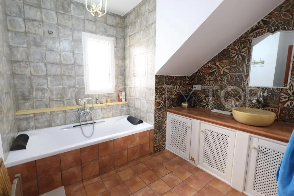 Comprar villa en Rioja de 4 dormitorios