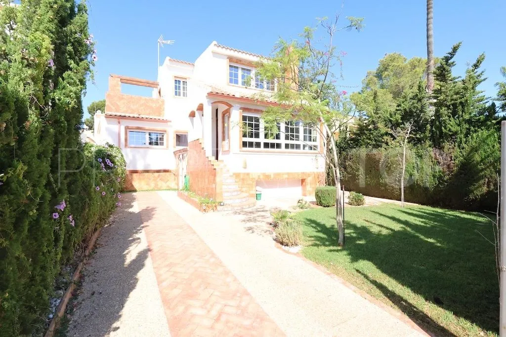 Comprar villa en Rioja de 4 dormitorios
