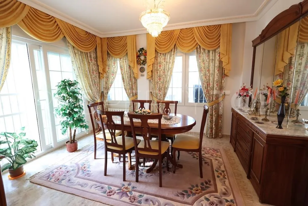 Villa con 5 dormitorios a la venta en Rioja