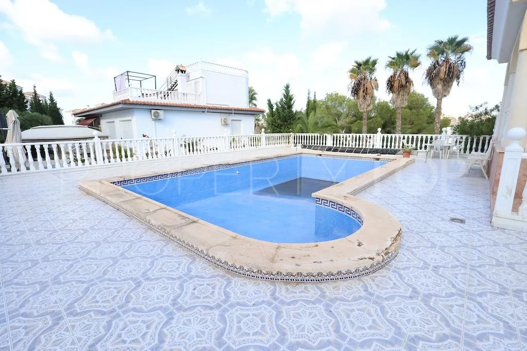 Villa con 5 dormitorios a la venta en Rioja