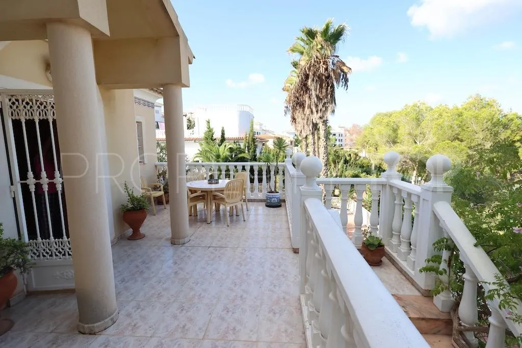 Villa con 5 dormitorios a la venta en Rioja
