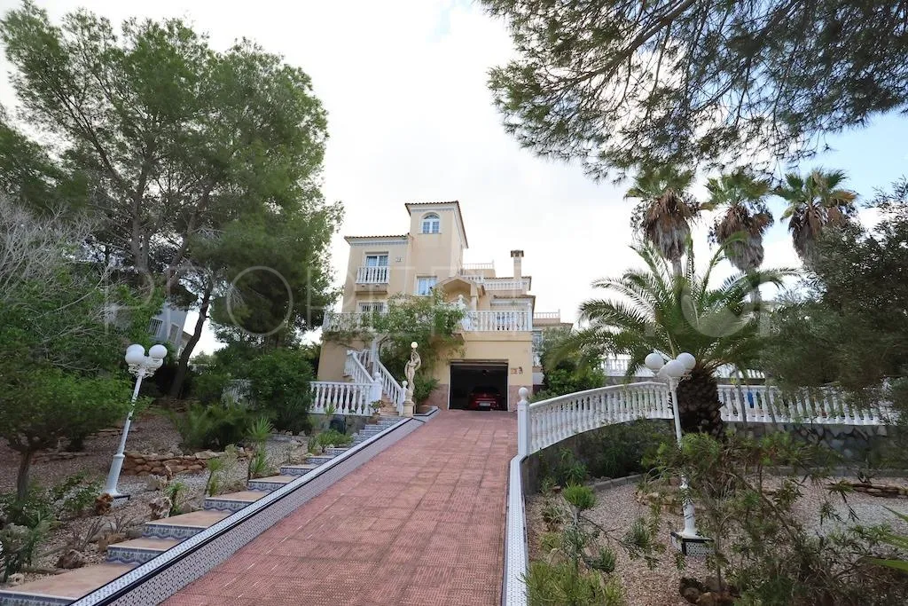 Villa con 5 dormitorios a la venta en Rioja