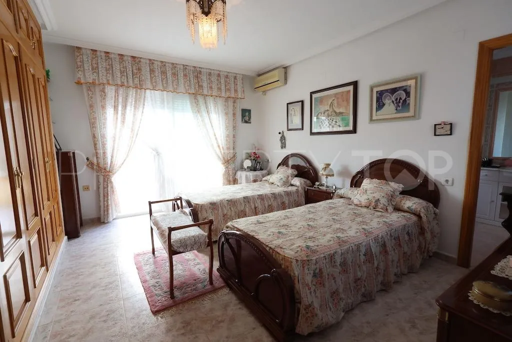 Villa con 5 dormitorios a la venta en Rioja