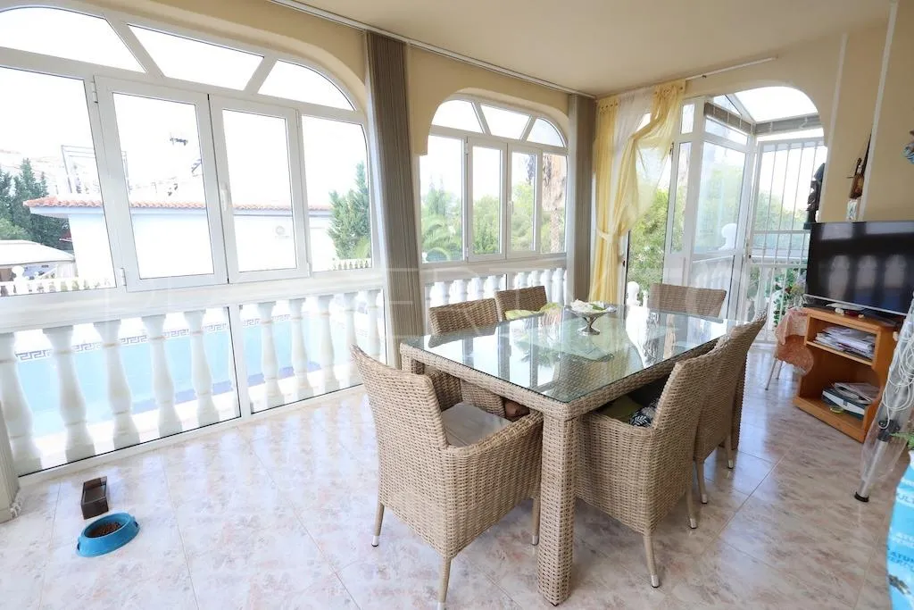 Villa con 5 dormitorios a la venta en Rioja
