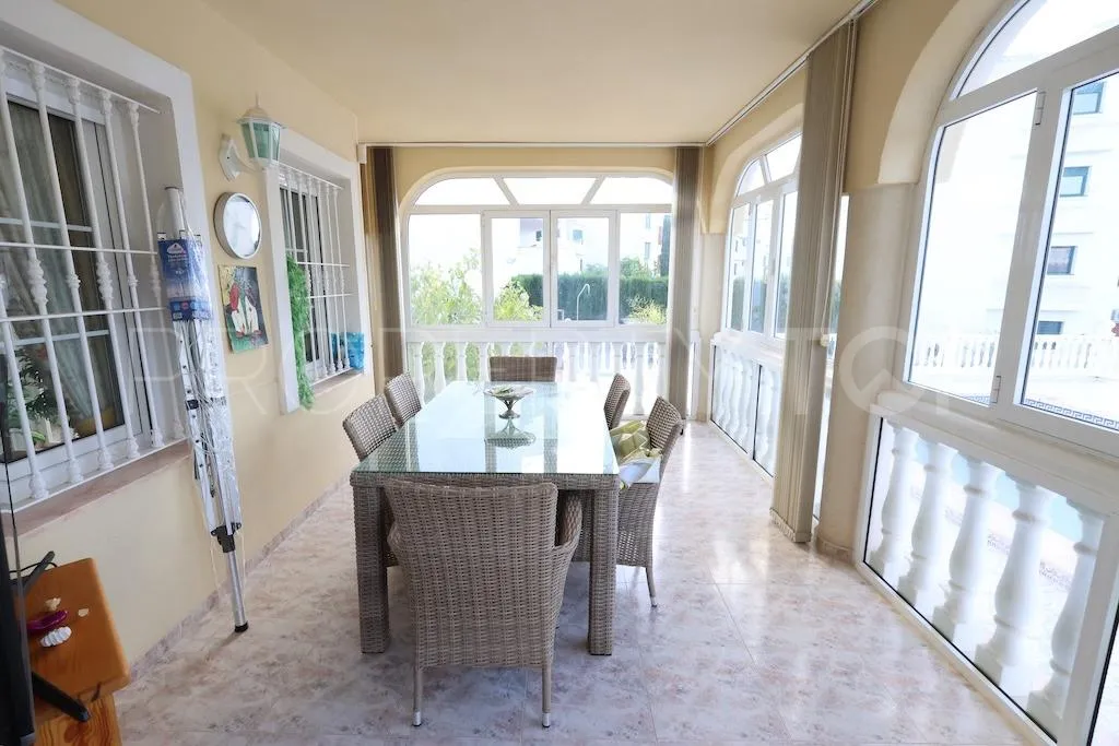 Villa con 5 dormitorios a la venta en Rioja