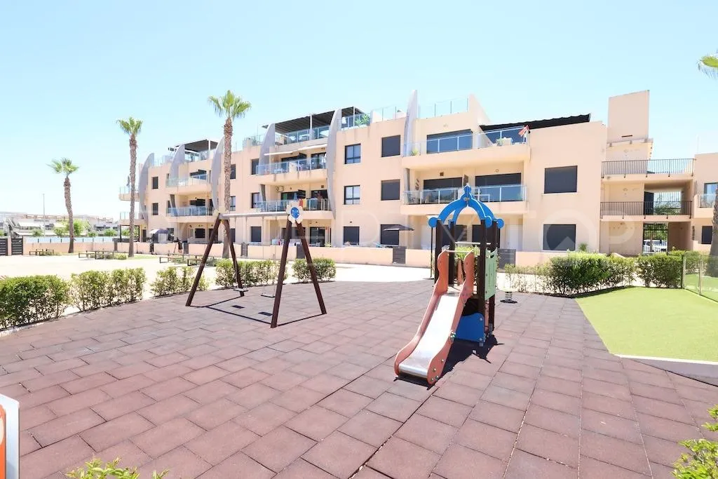 Apartamento en venta de 2 dormitorios en Torre de la Horadada