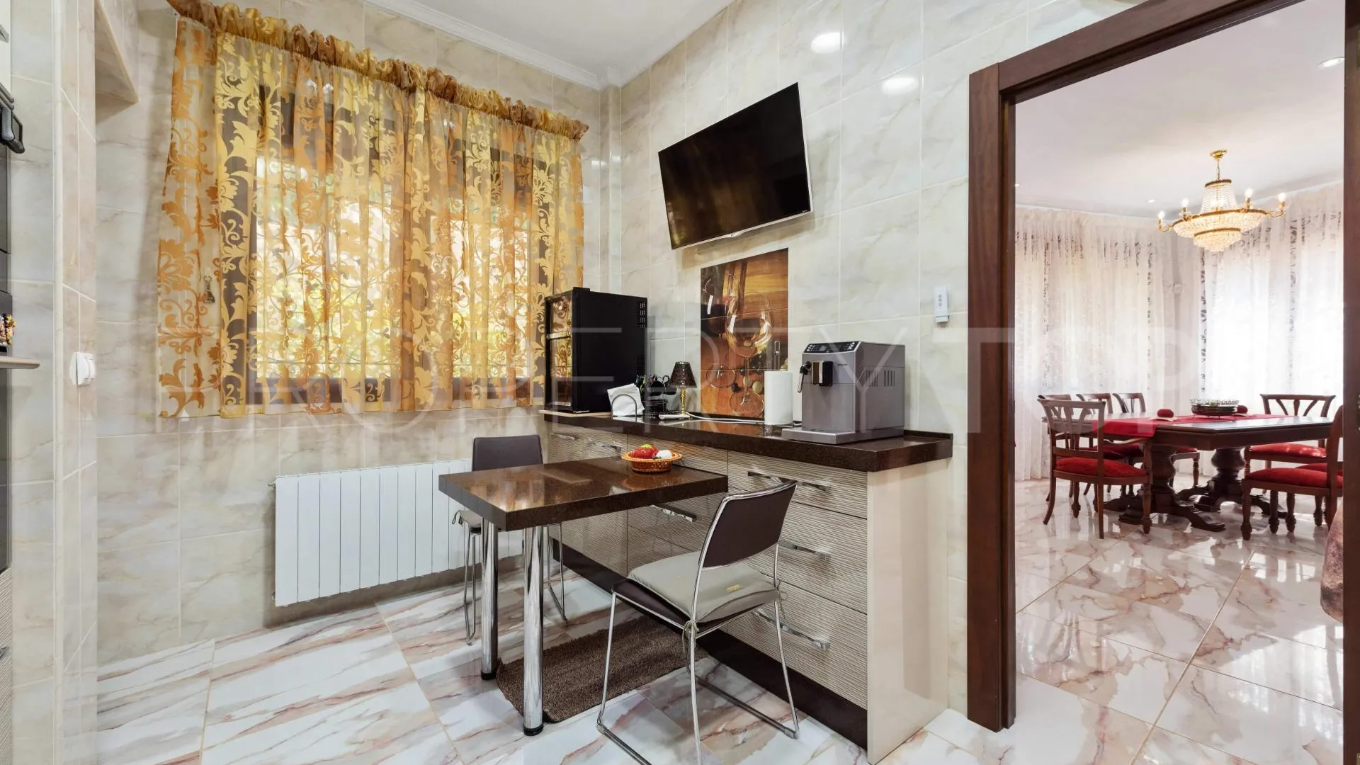 Villa for sale in Villamartin with 4 bedrooms