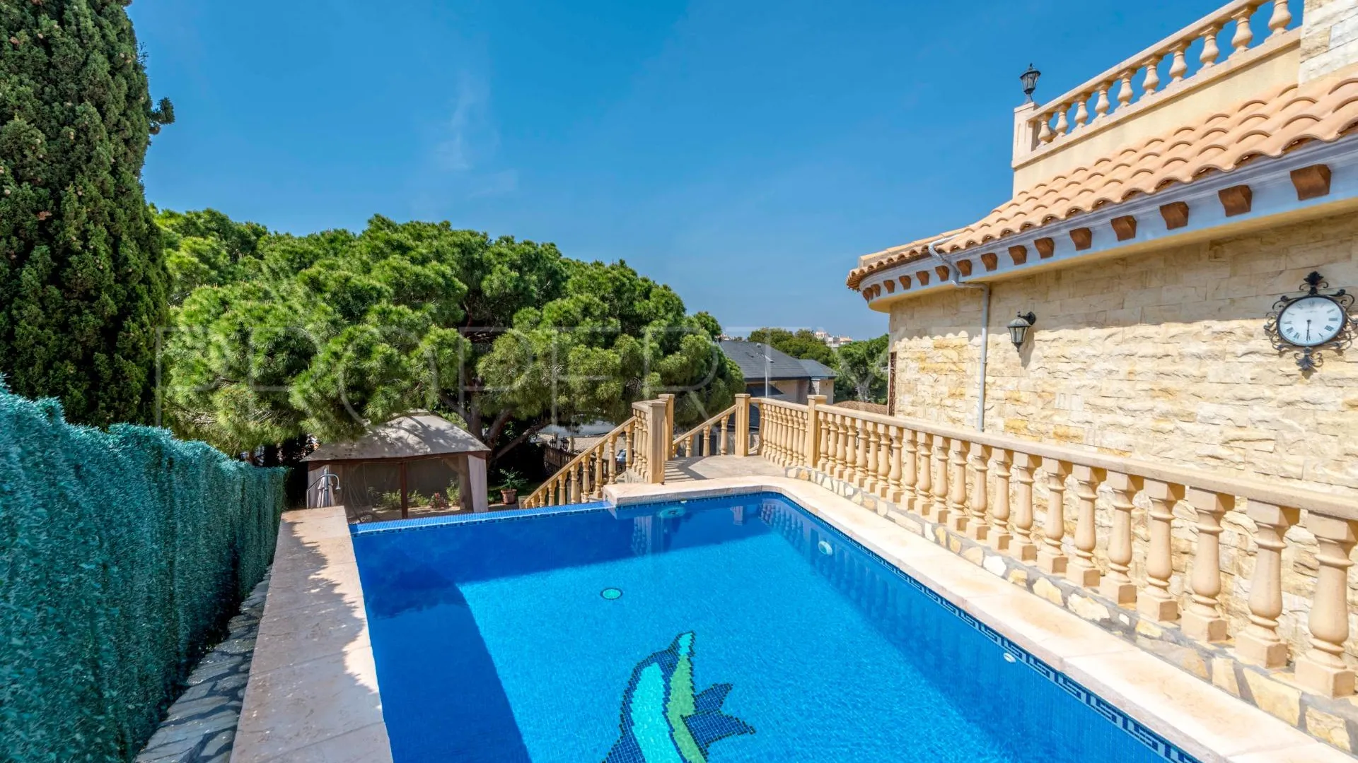 Villa for sale in Villamartin with 4 bedrooms