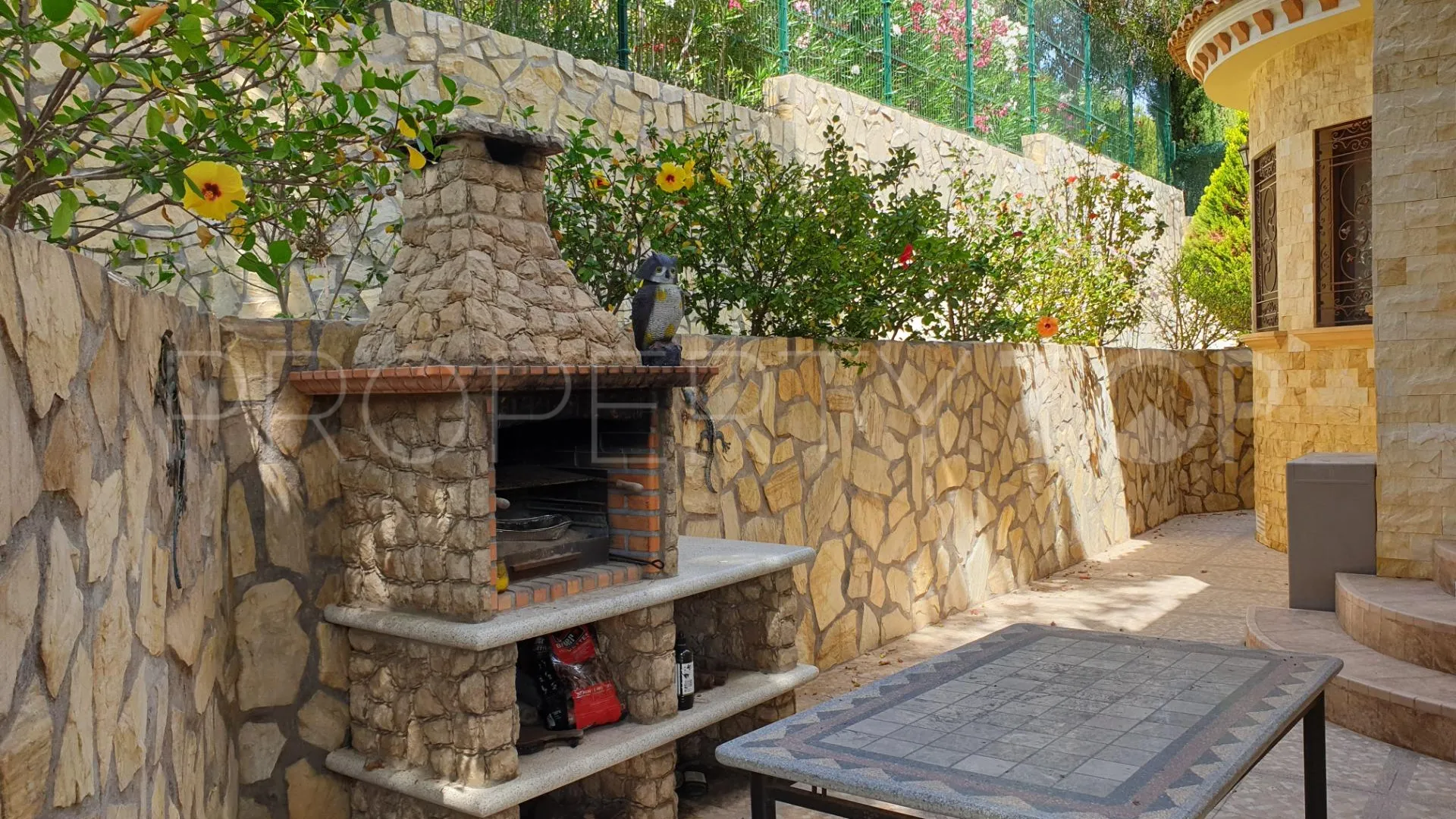 Villa for sale in Villamartin with 4 bedrooms