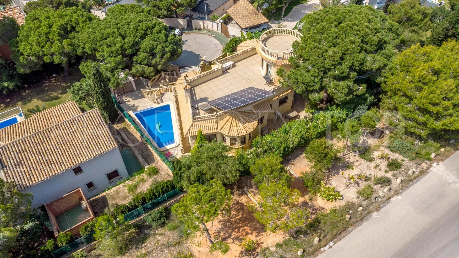 Villa for sale in Villamartin with 4 bedrooms