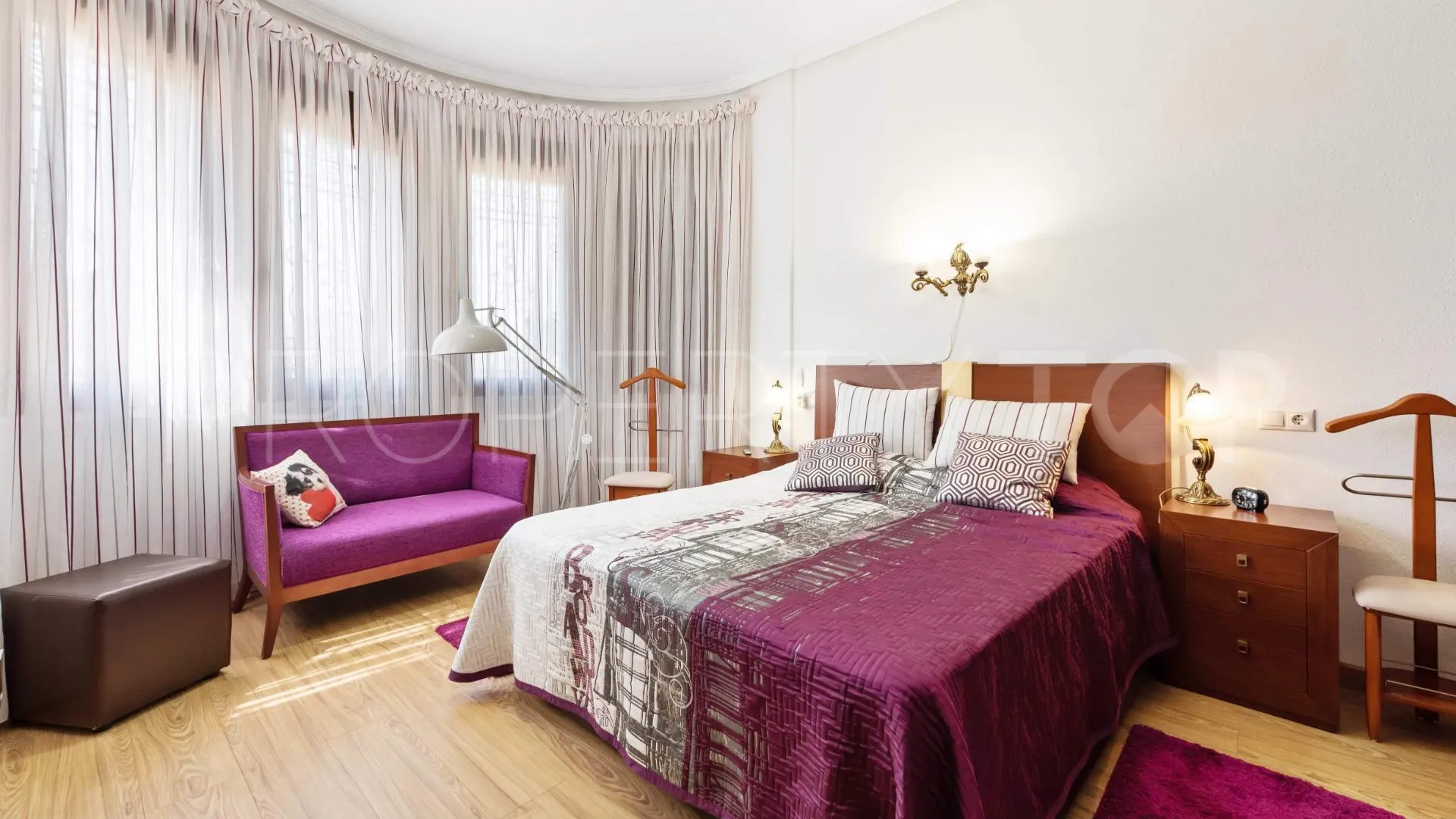 Villa for sale in Villamartin with 4 bedrooms