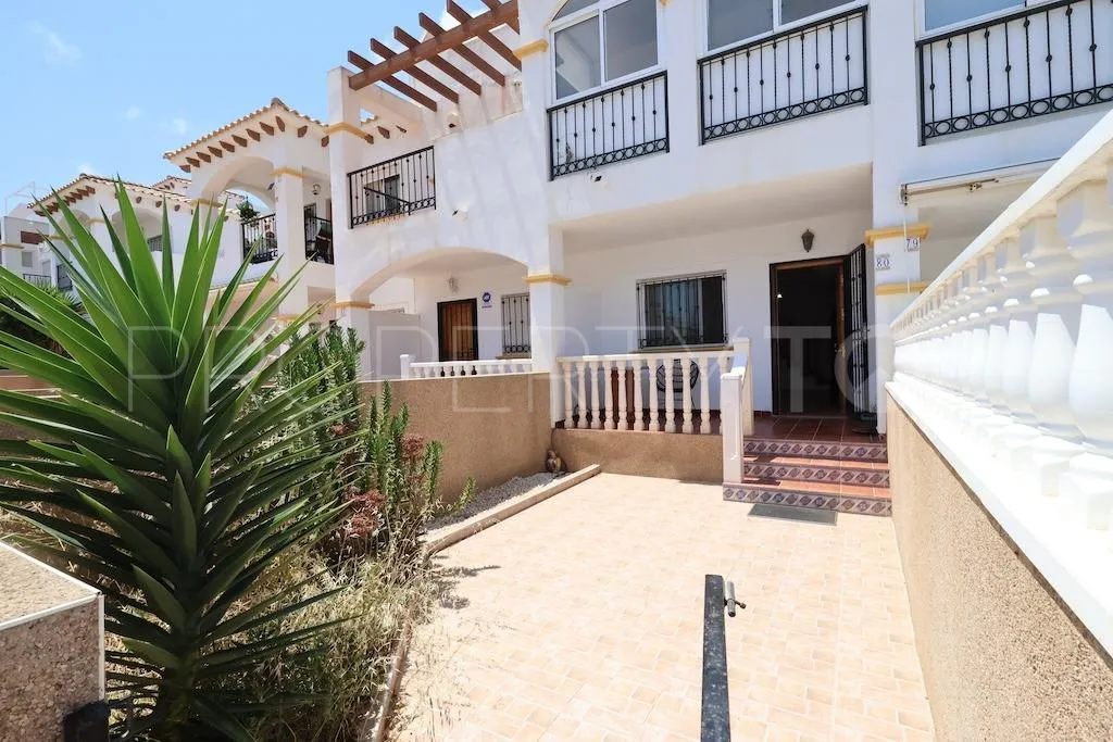 Punta Prima, adosado de 2 dormitorios a la venta