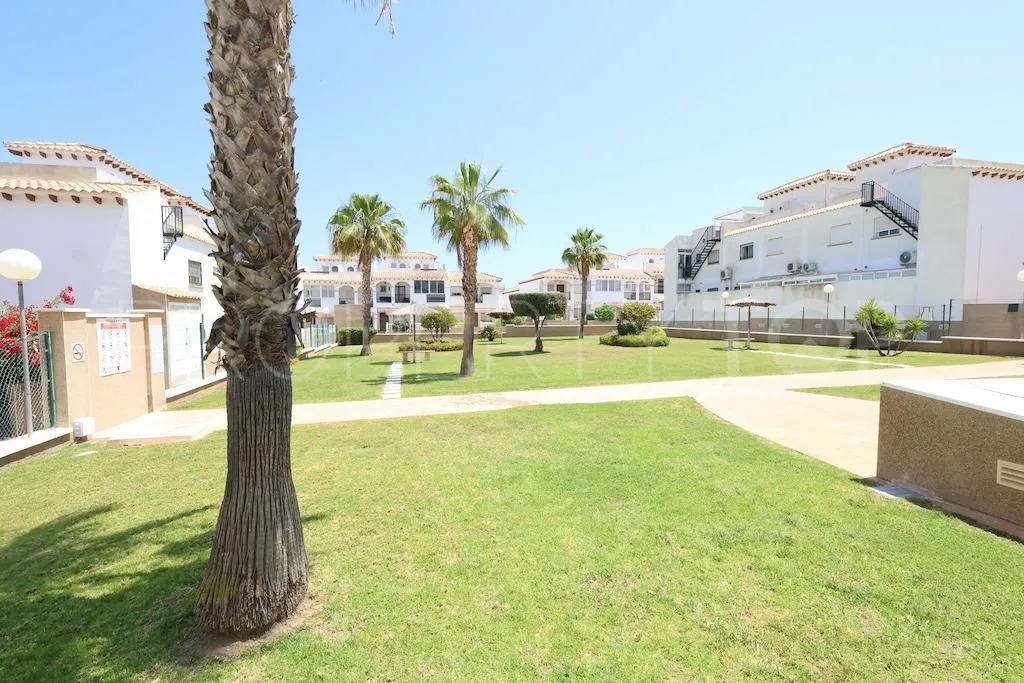 Punta Prima, adosado de 2 dormitorios a la venta