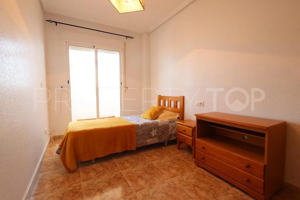 Punta Prima, adosado de 2 dormitorios a la venta