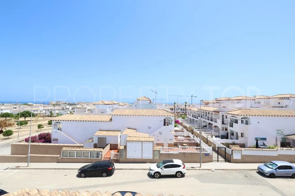 Punta Prima, adosado de 2 dormitorios a la venta