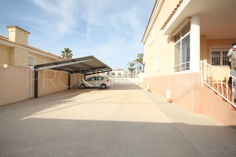 Villa con 5 dormitorios en venta en Torrevieja