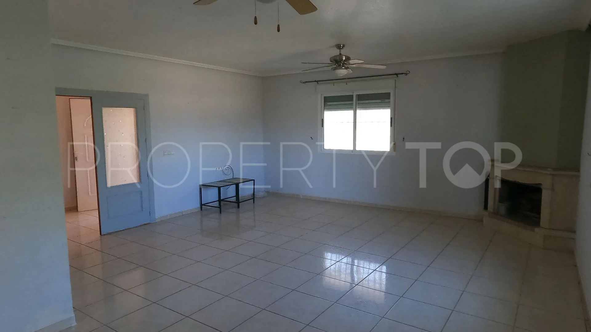 Villa en venta con 4 dormitorios en Dolores