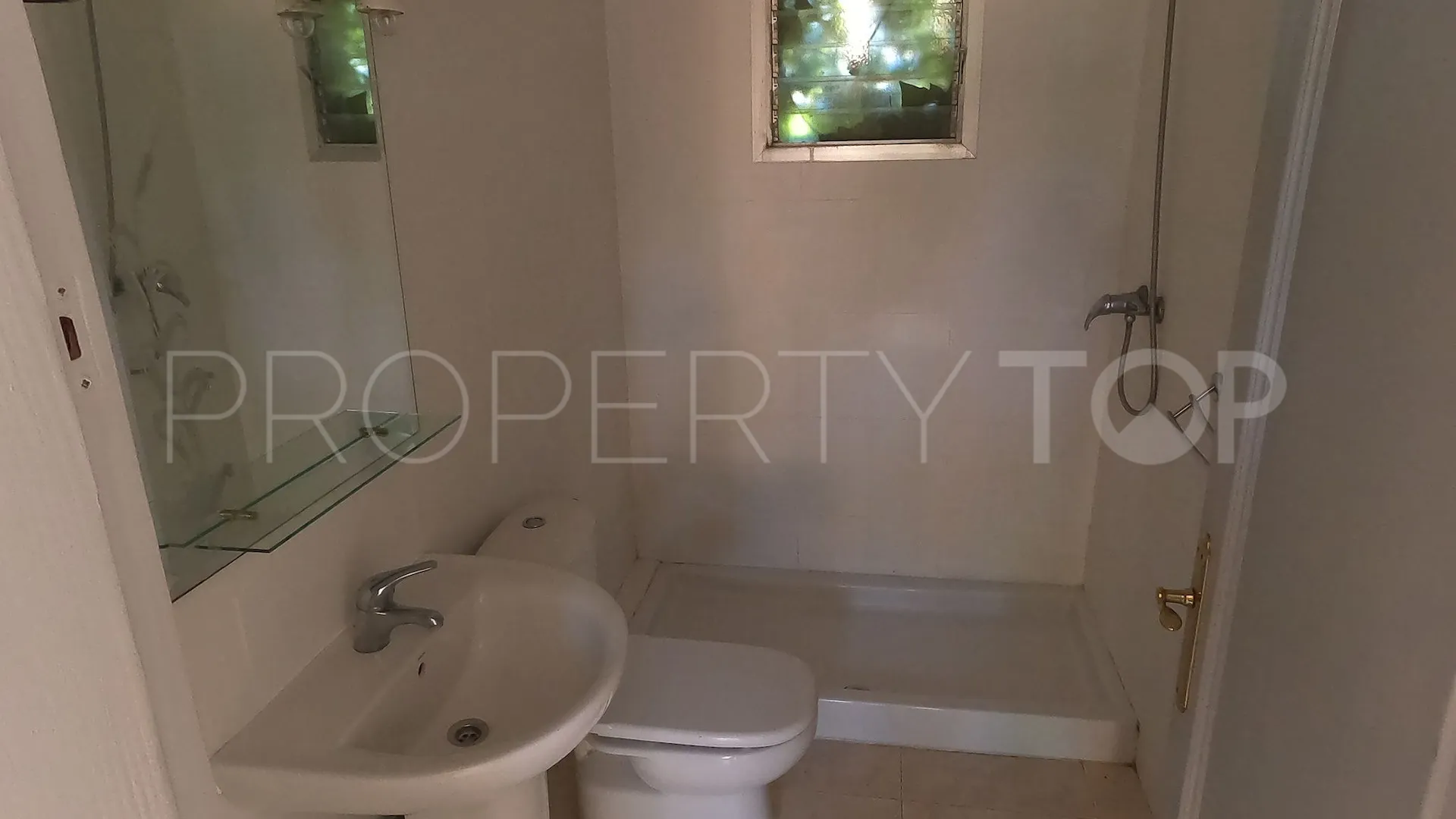 Villa en venta con 4 dormitorios en Dolores