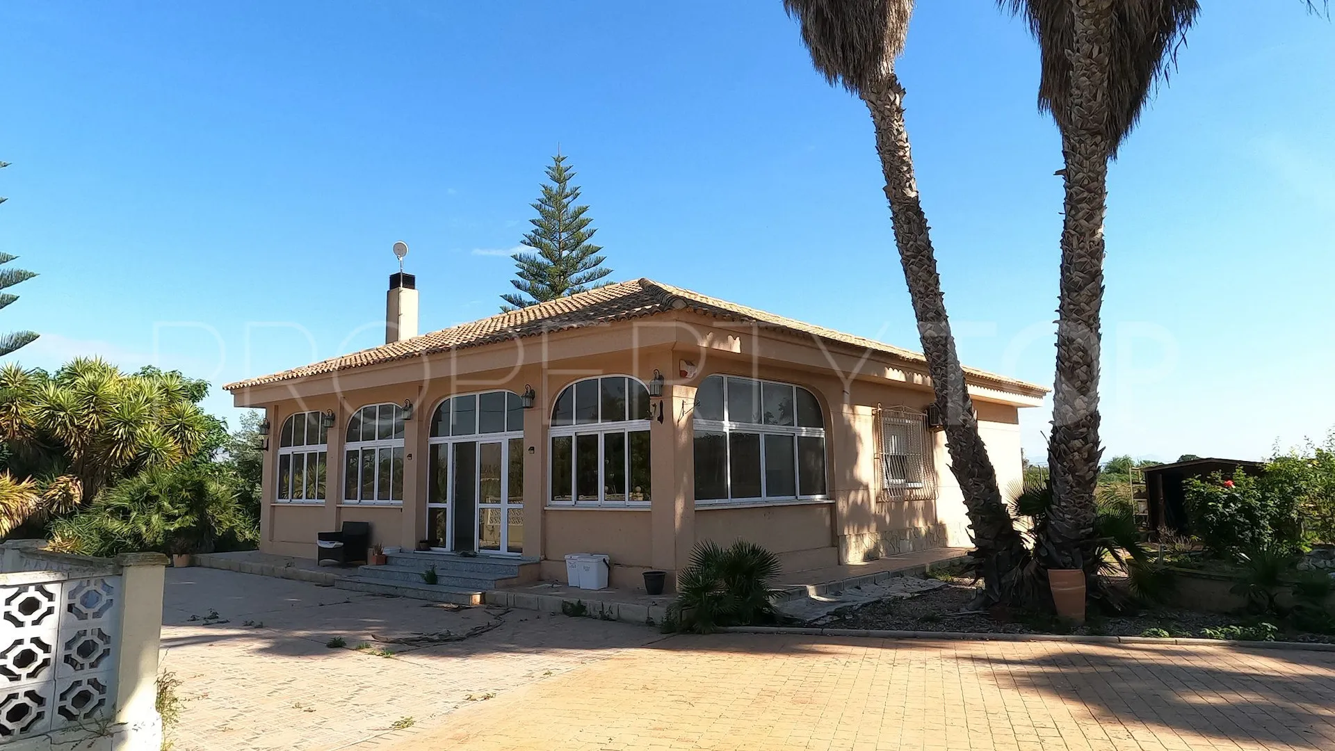 Villa en venta con 4 dormitorios en Dolores