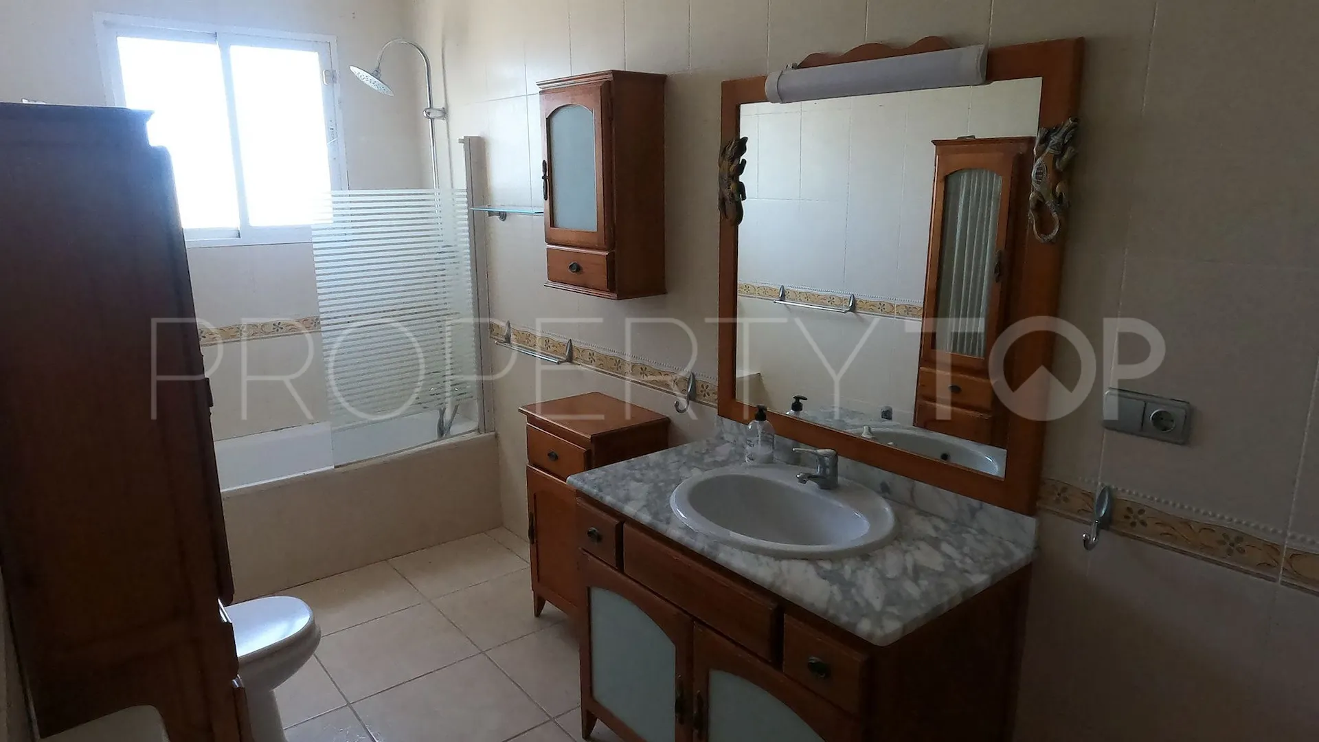 Villa en venta con 4 dormitorios en Dolores