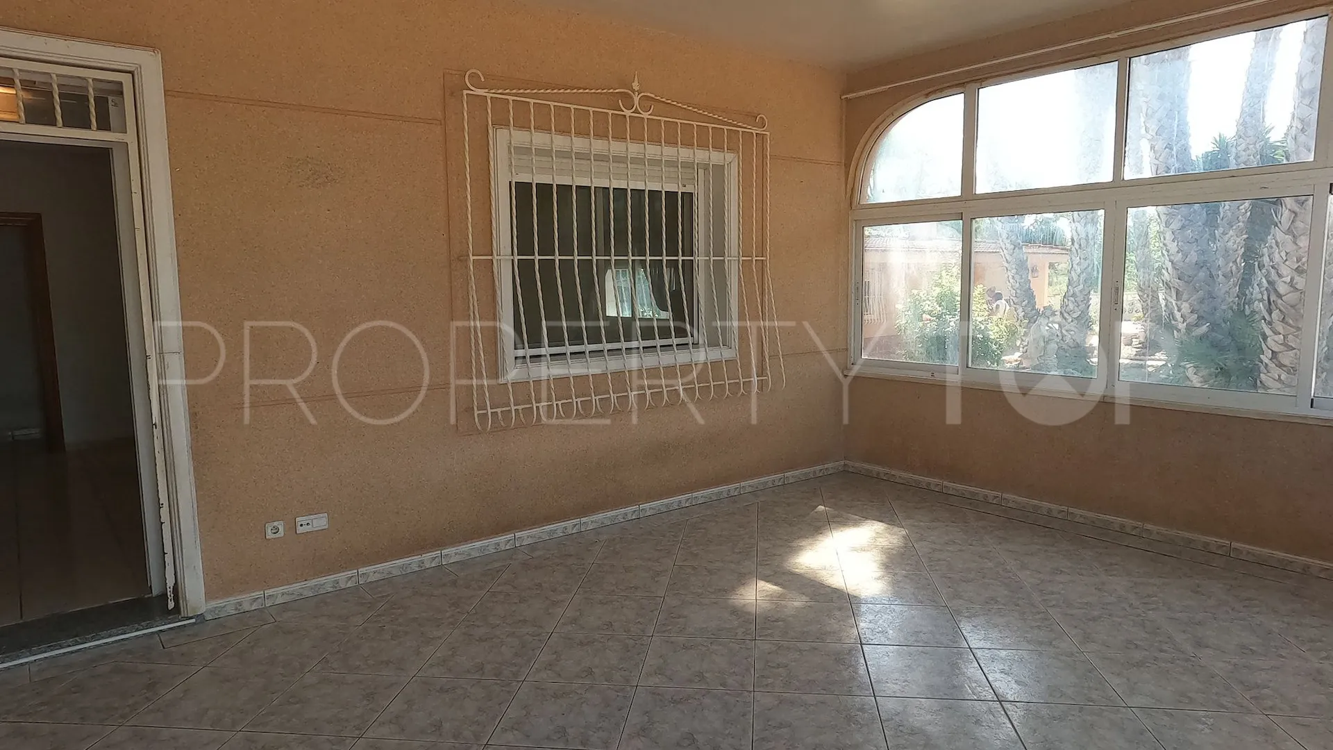 Villa en venta con 4 dormitorios en Dolores
