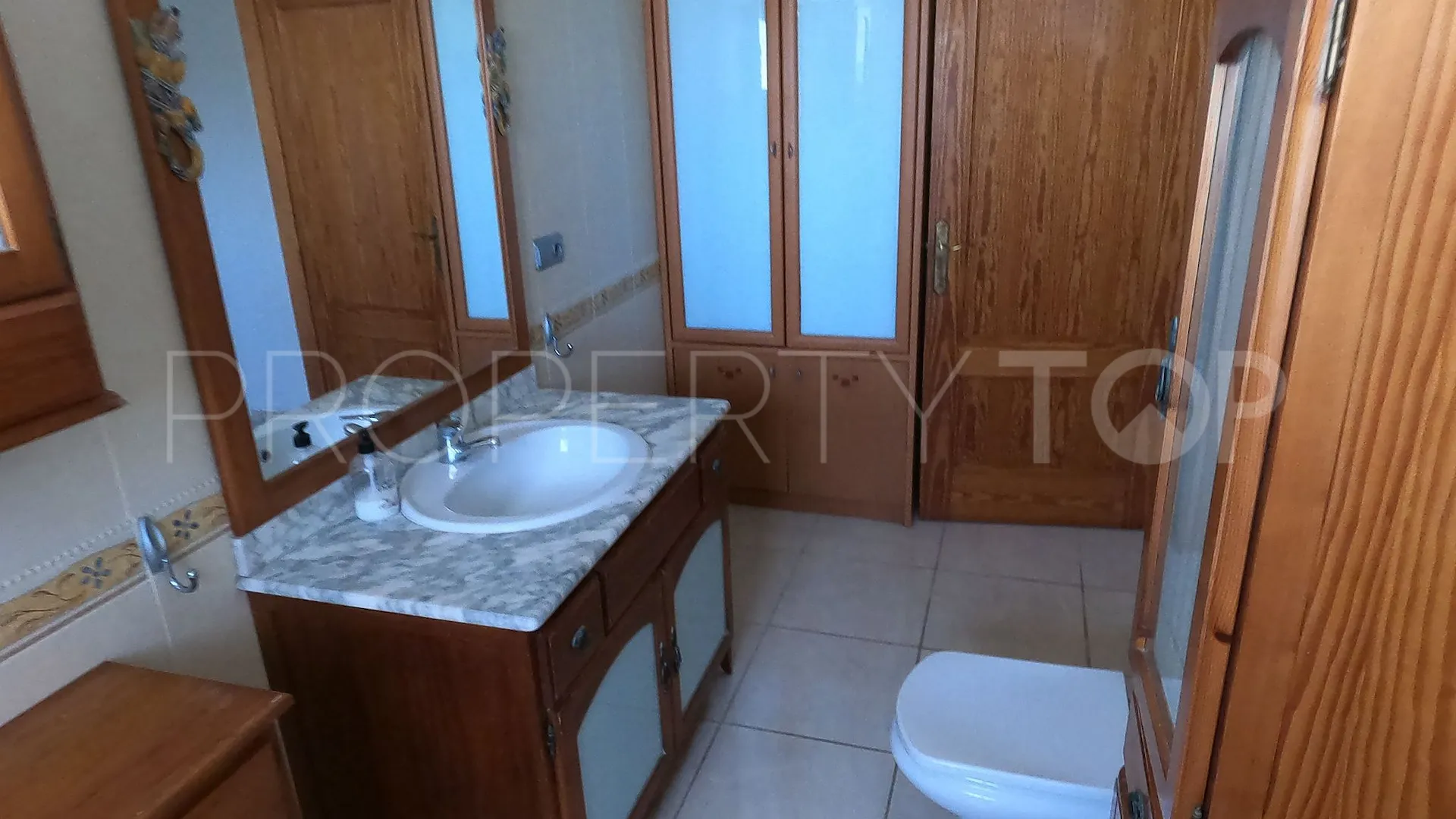 Villa en venta con 4 dormitorios en Dolores