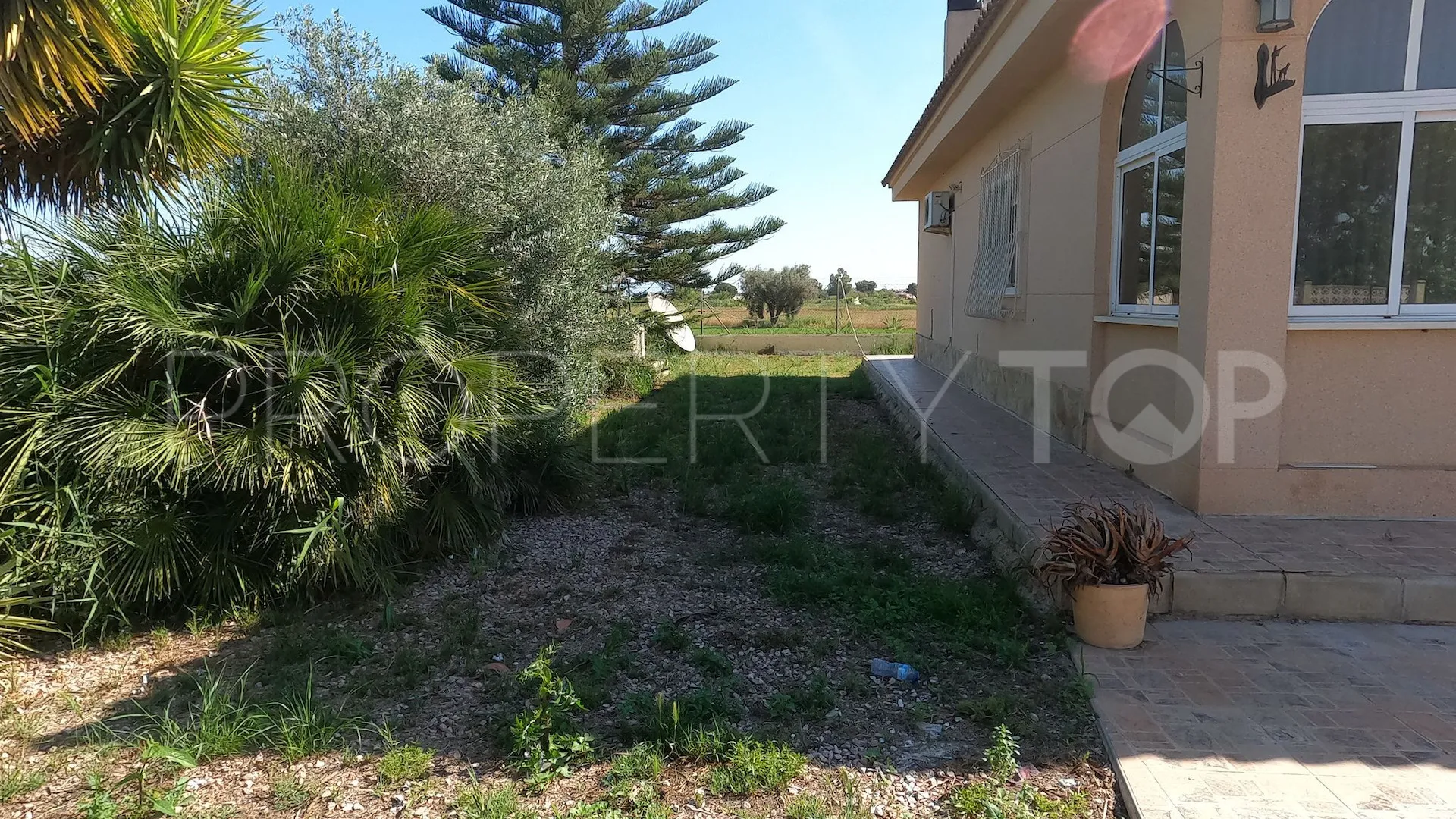 Villa en venta con 4 dormitorios en Dolores