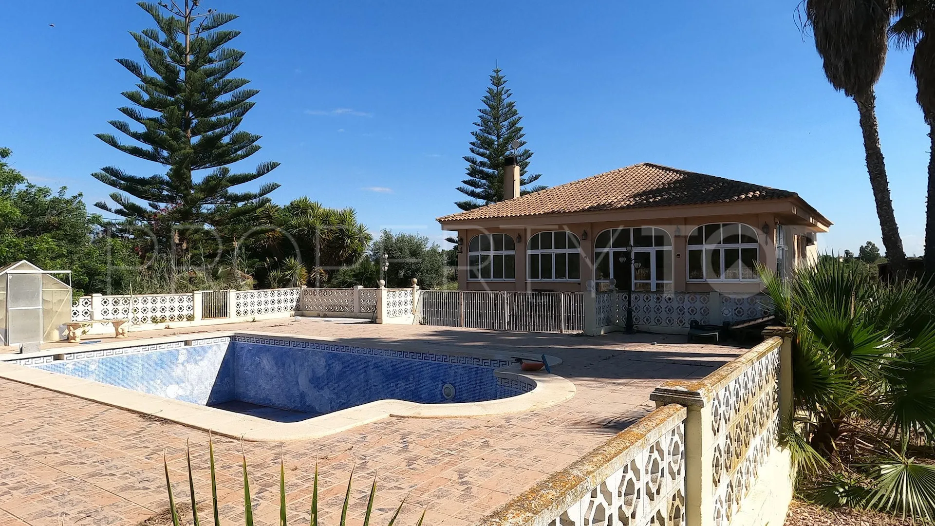 Villa en venta con 4 dormitorios en Dolores