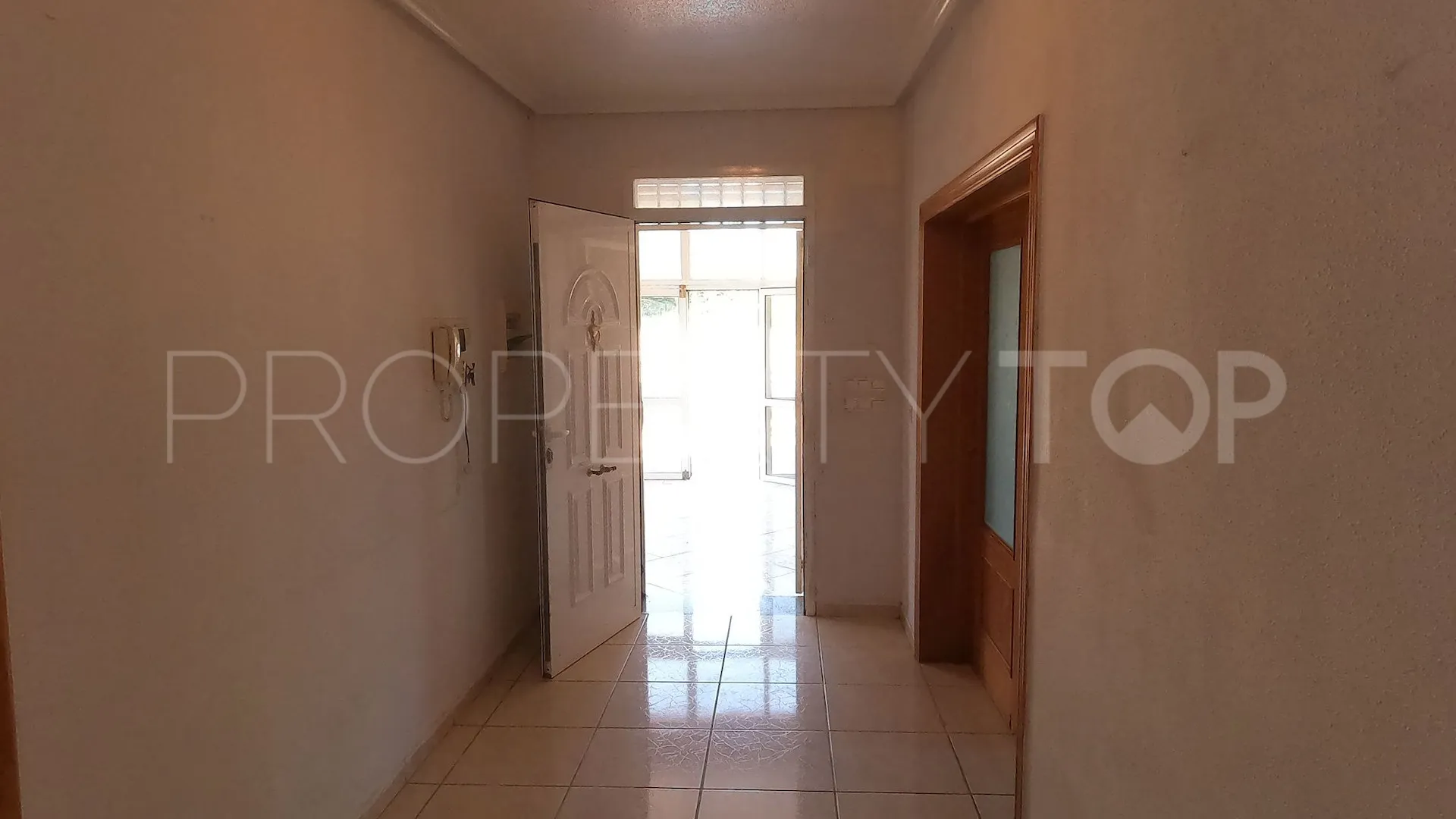 Villa en venta con 4 dormitorios en Dolores