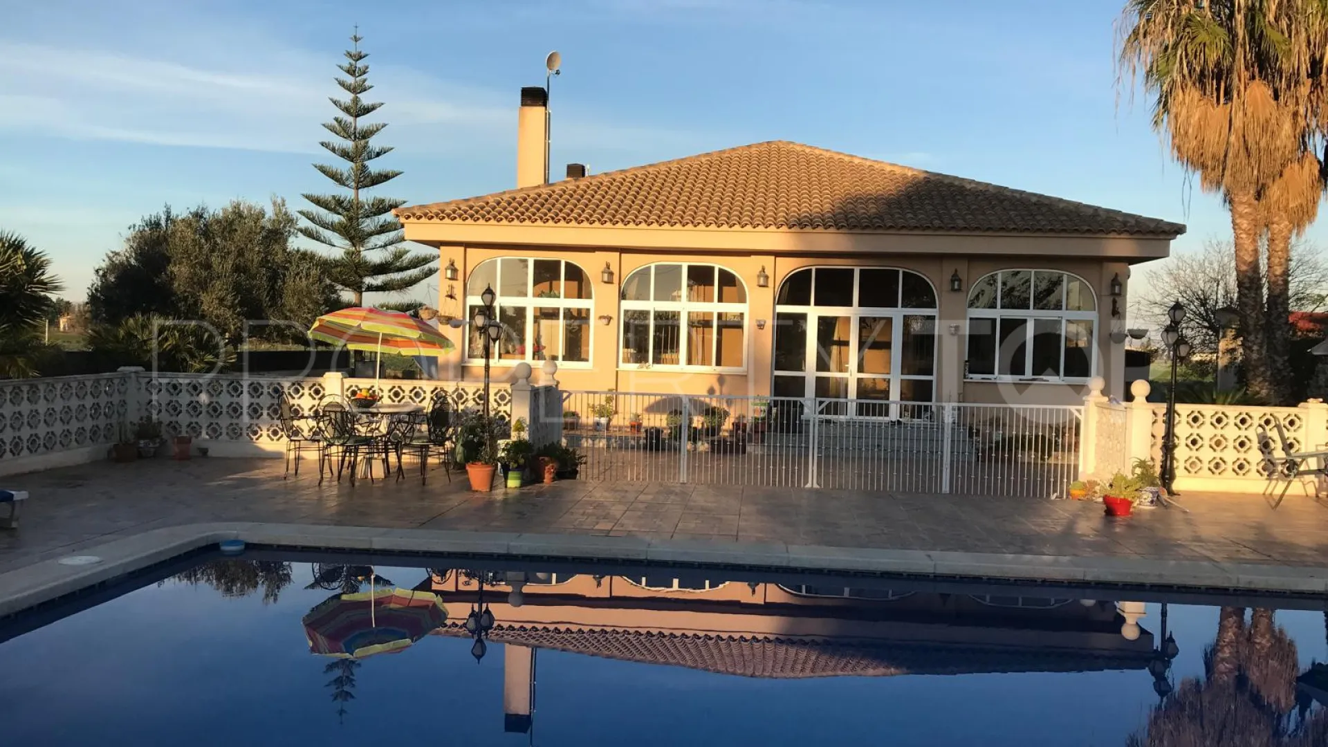 Villa en venta con 4 dormitorios en Dolores
