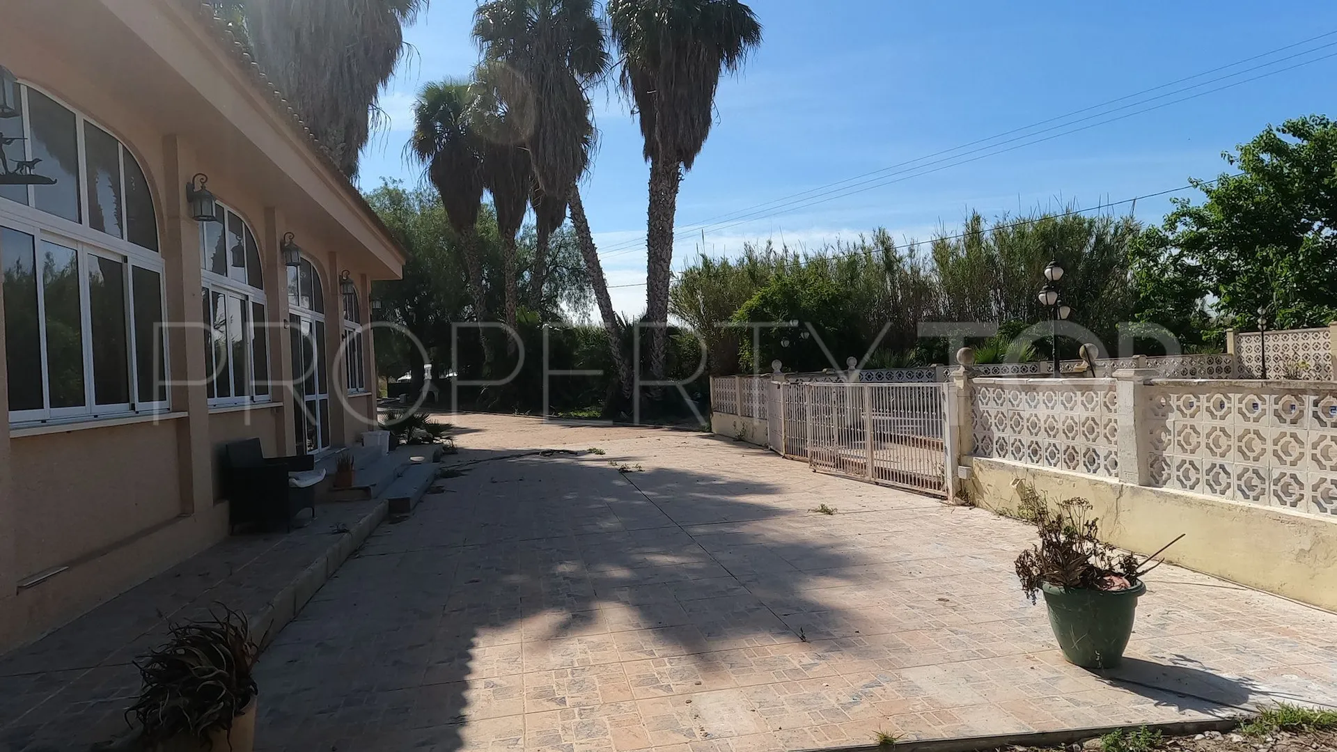 Villa en venta con 4 dormitorios en Dolores
