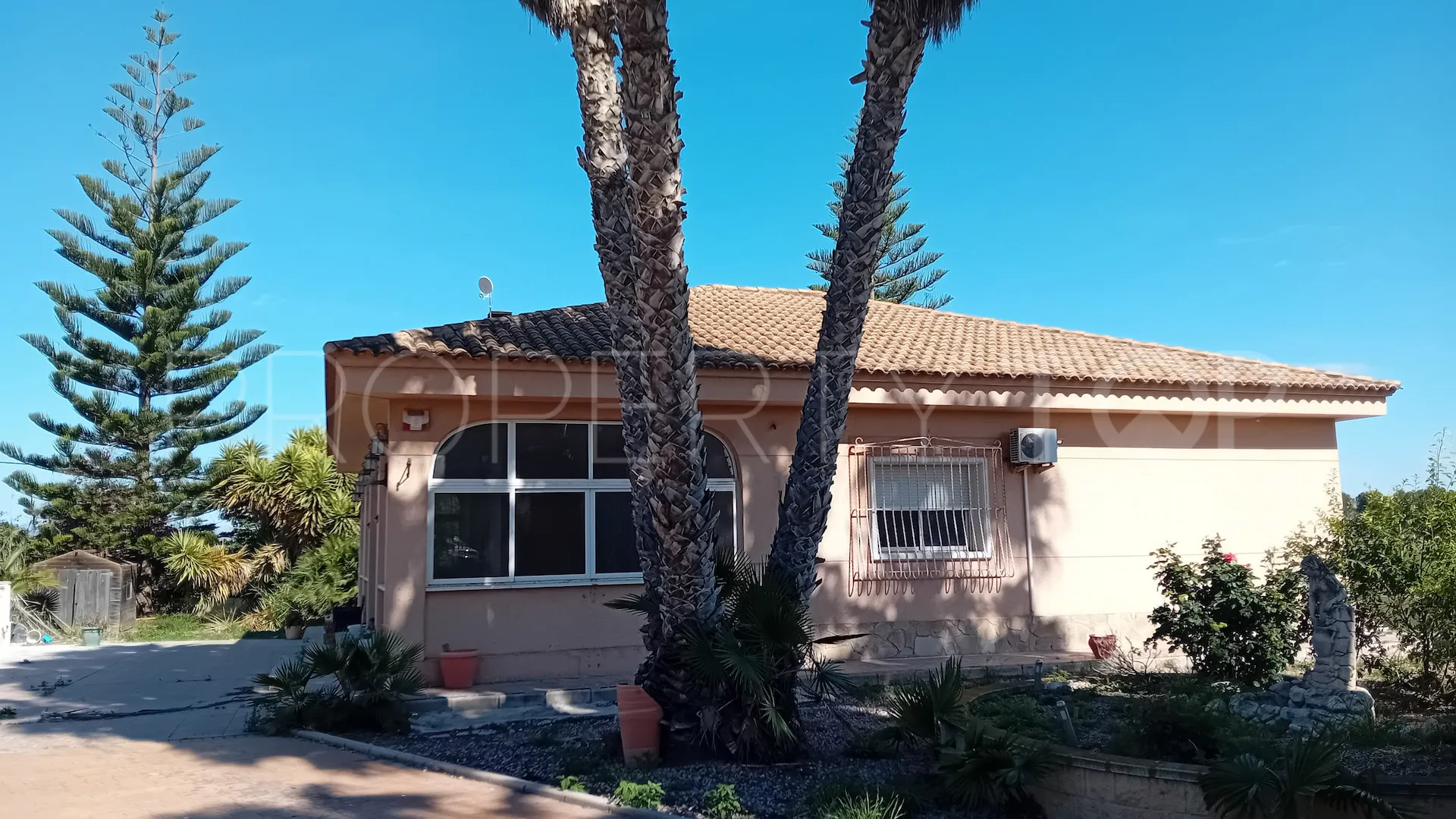 Villa en venta con 4 dormitorios en Dolores
