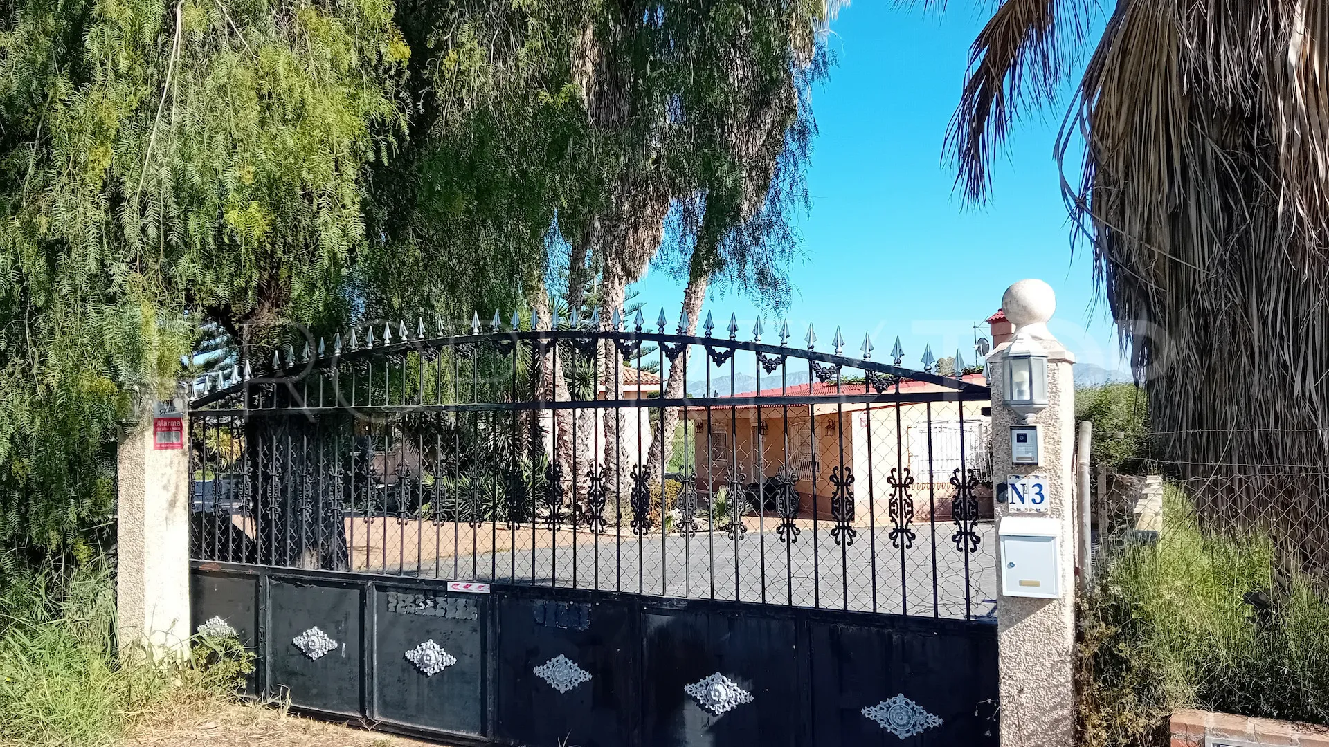 Villa en venta con 4 dormitorios en Dolores