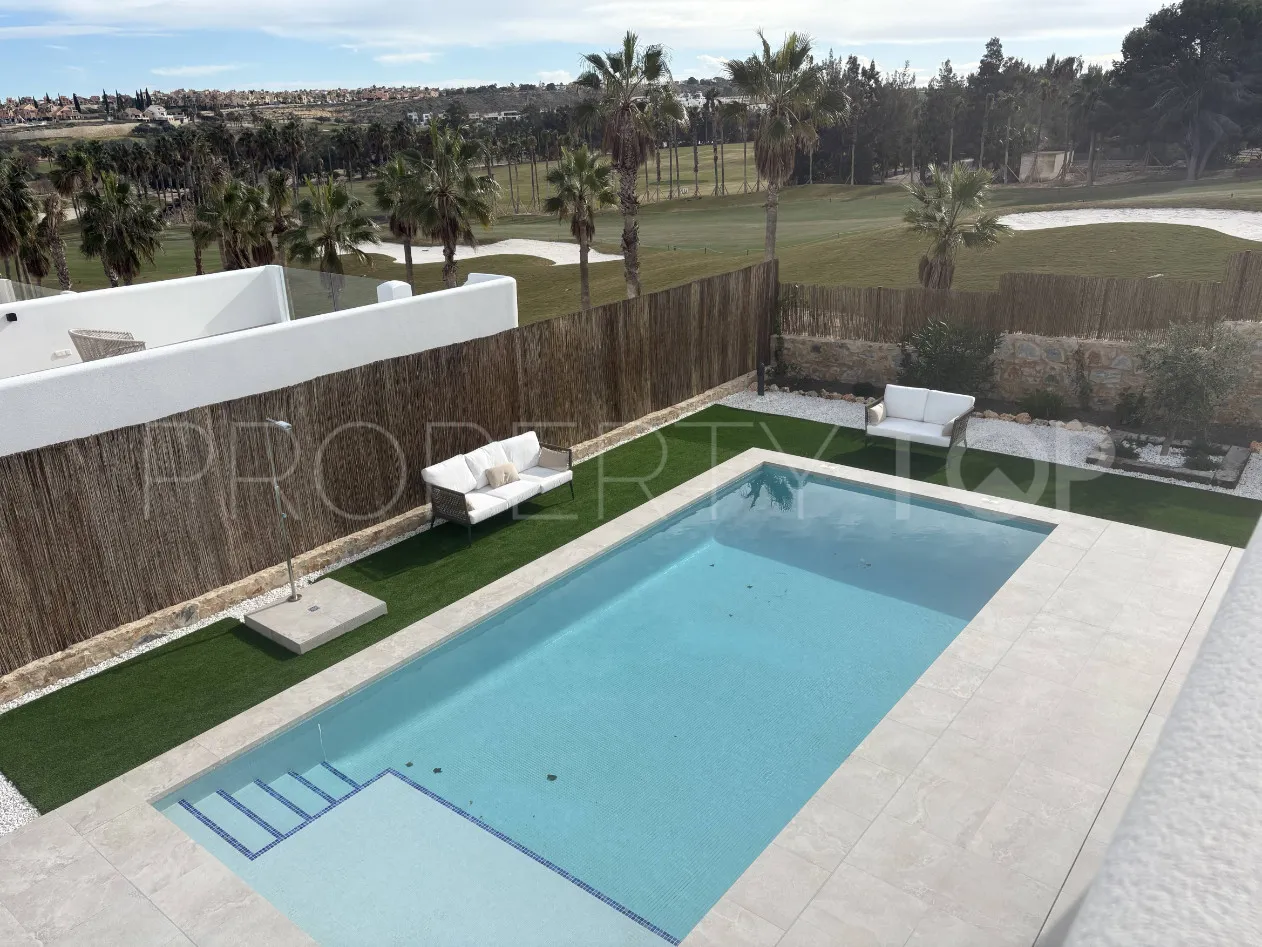 Villa en venta de 3 dormitorios en La Finca Golf