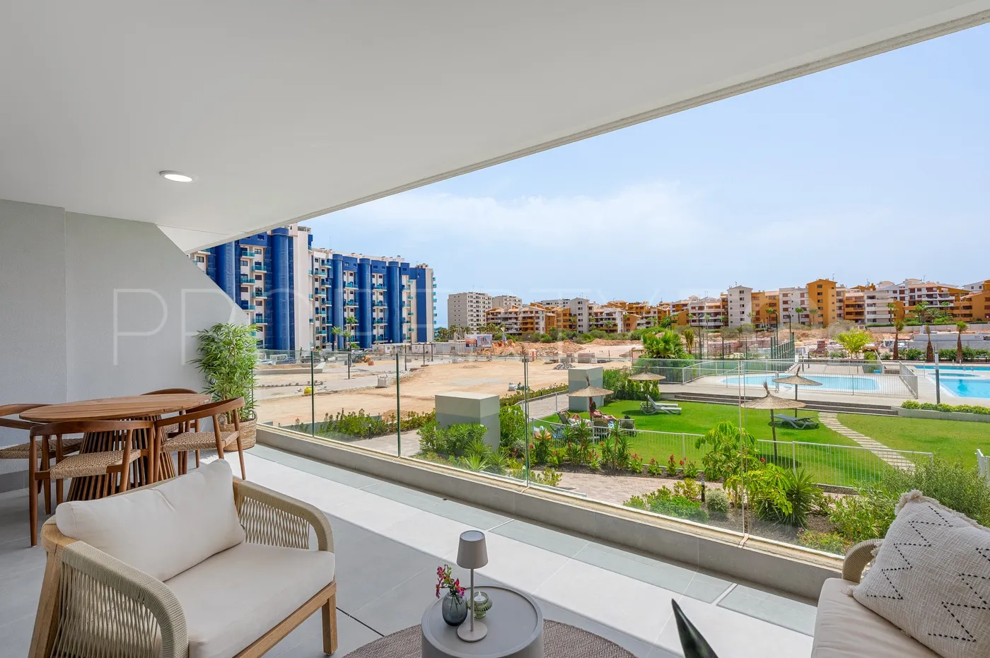 Comprar apartamento de 2 dormitorios en Punta Prima
